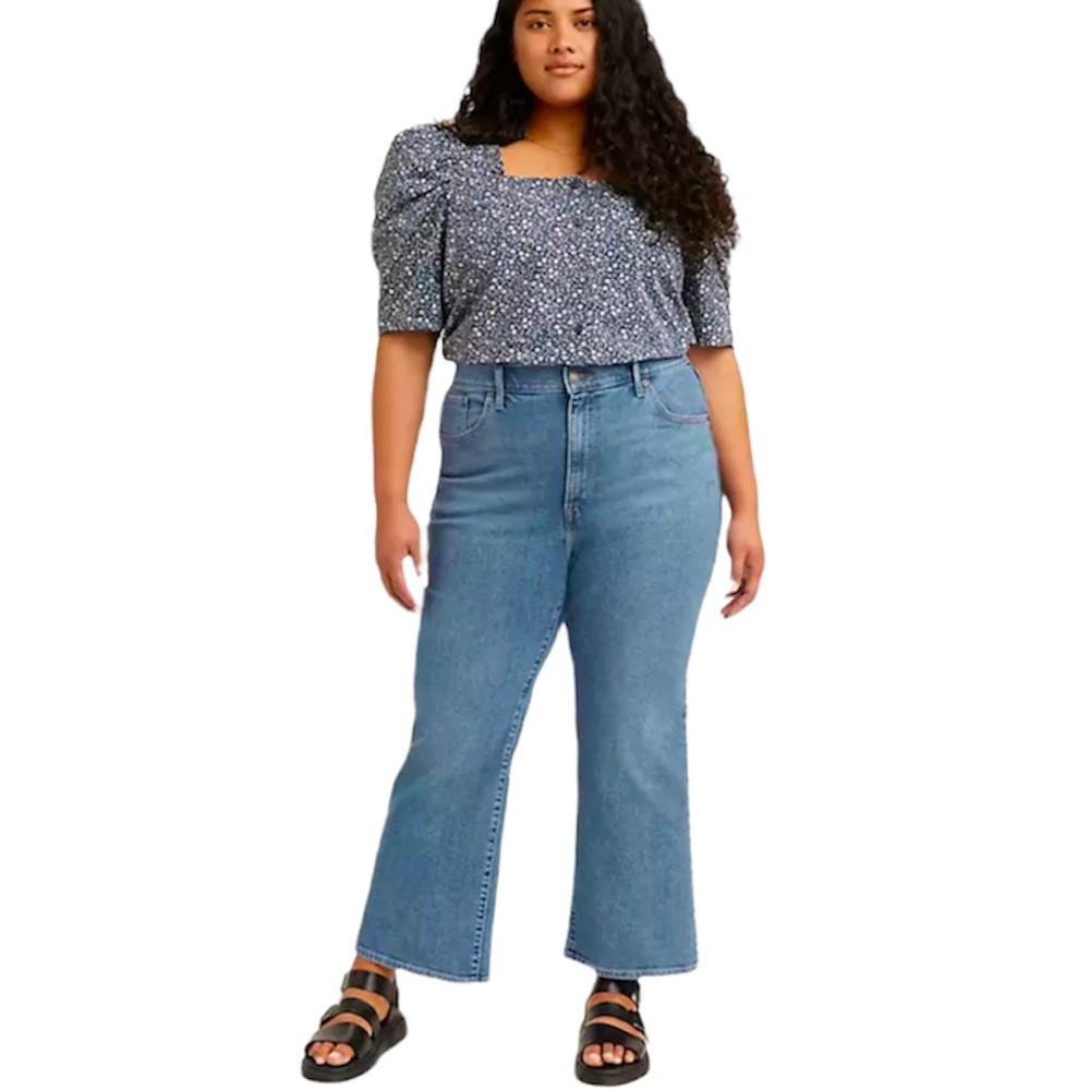NEW Levi’s High Waisted Crop Flare Jeans NWT